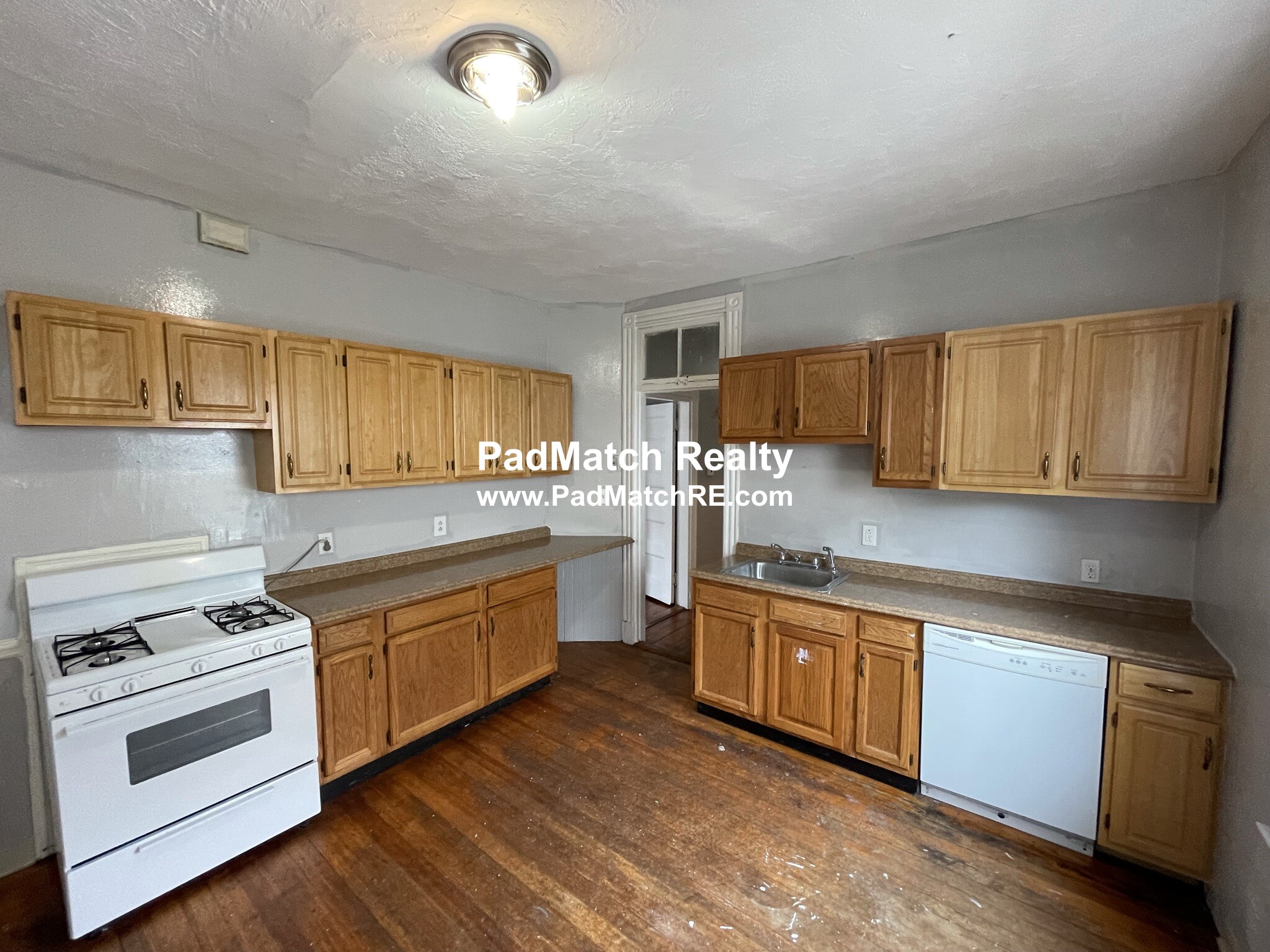 11 Sunset St, Mission Hill