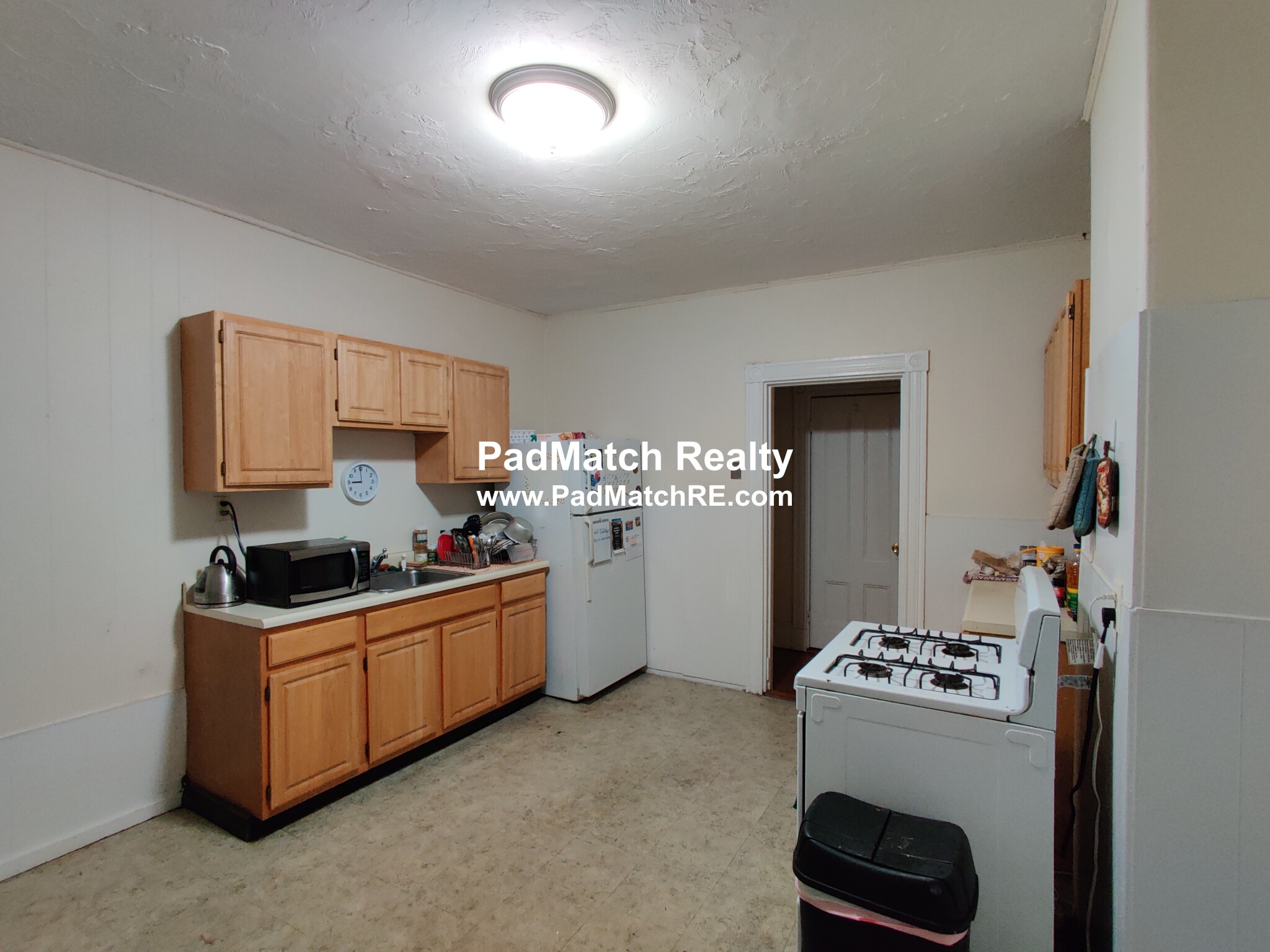 3 bed, 1 bath apartment for rent at 5 Sunset St Unit 3, Mission Hill — photo 3 of 14