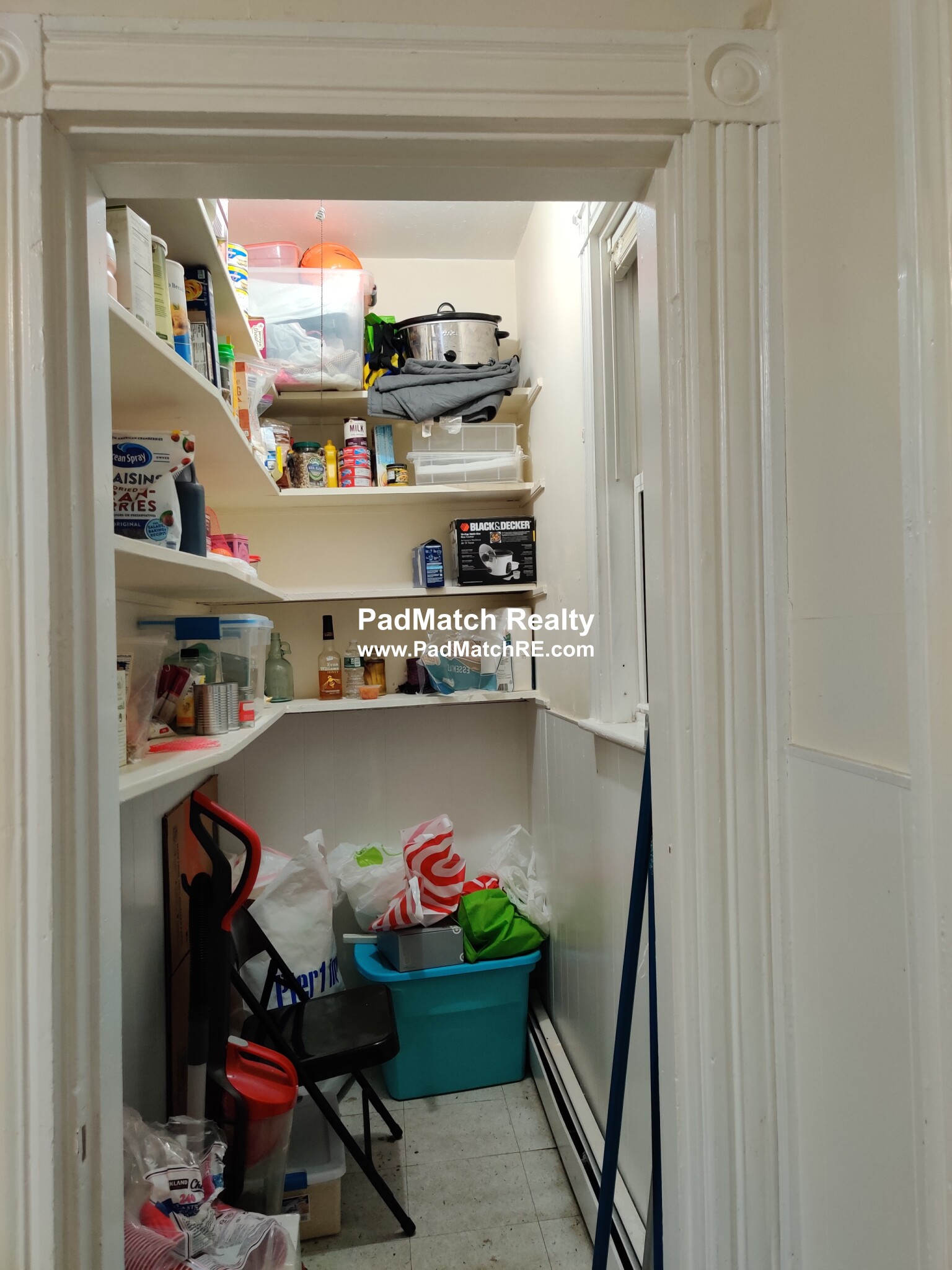 3 bed, 1 bath apartment for rent at 5 Sunset St Unit 3, Mission Hill — photo 4 of 14
