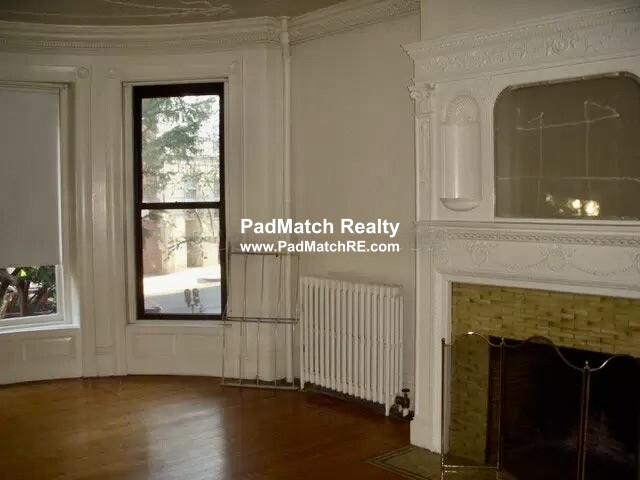 41 Bay State Rd, Fenway