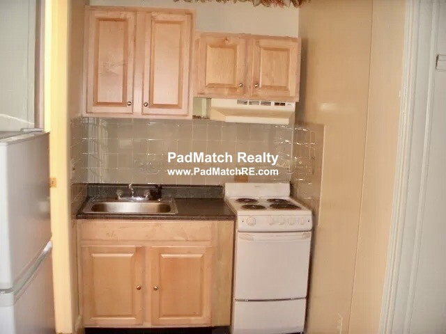 41 Bay State Rd, Fenway