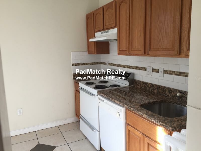 18 Euston St, West End