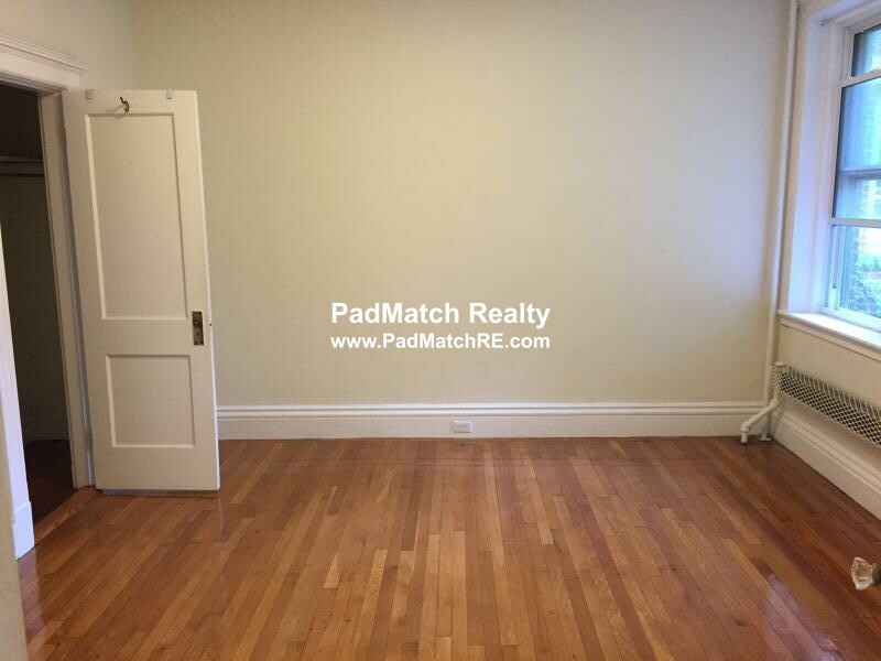 18 Euston St, West End