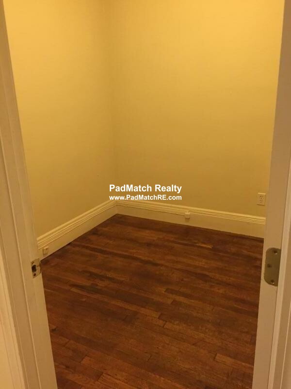 18 Euston St, West End