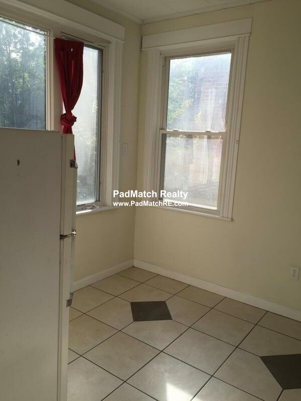 18 Euston St, West End