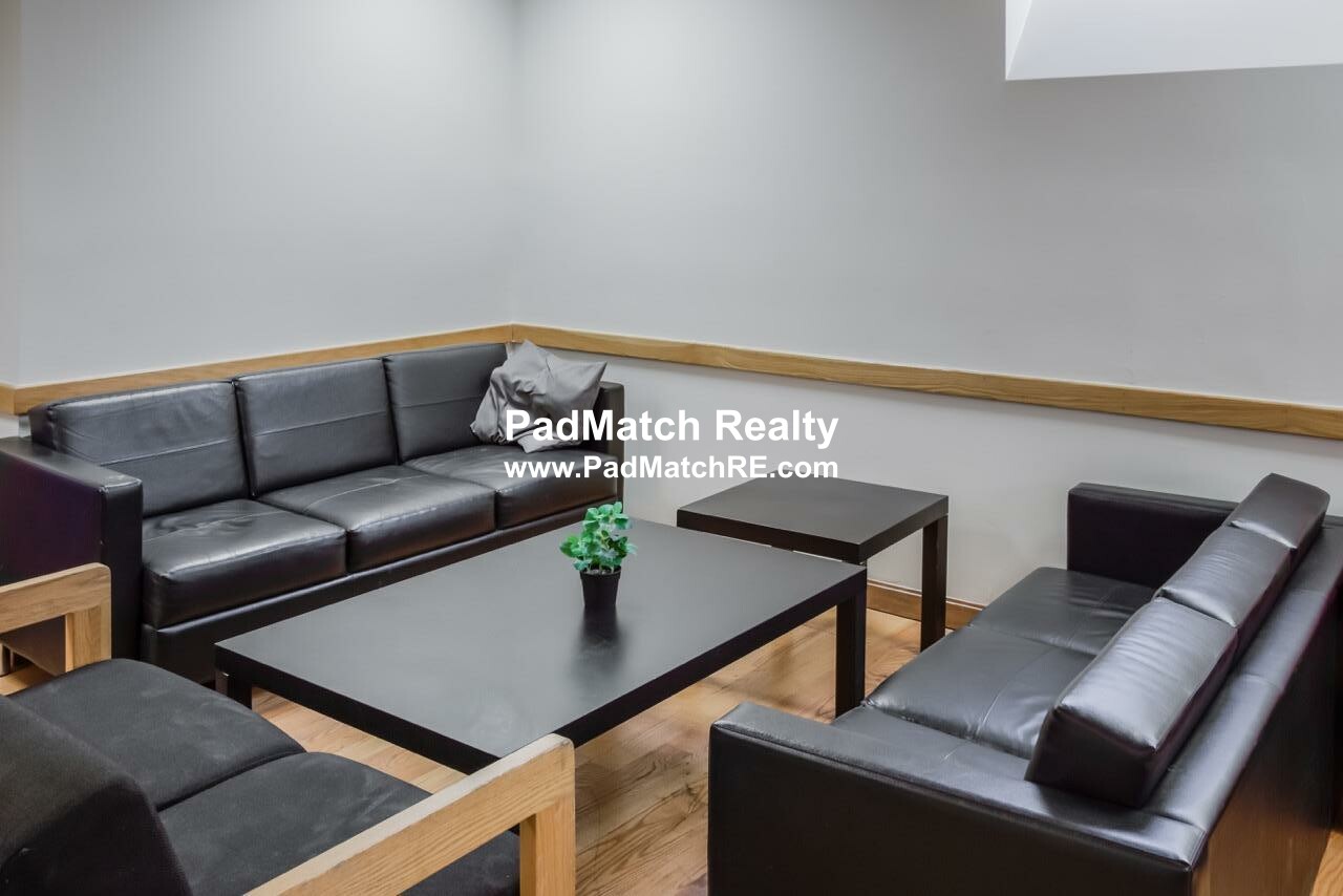 1110 Commonwealth Ave, Fenway