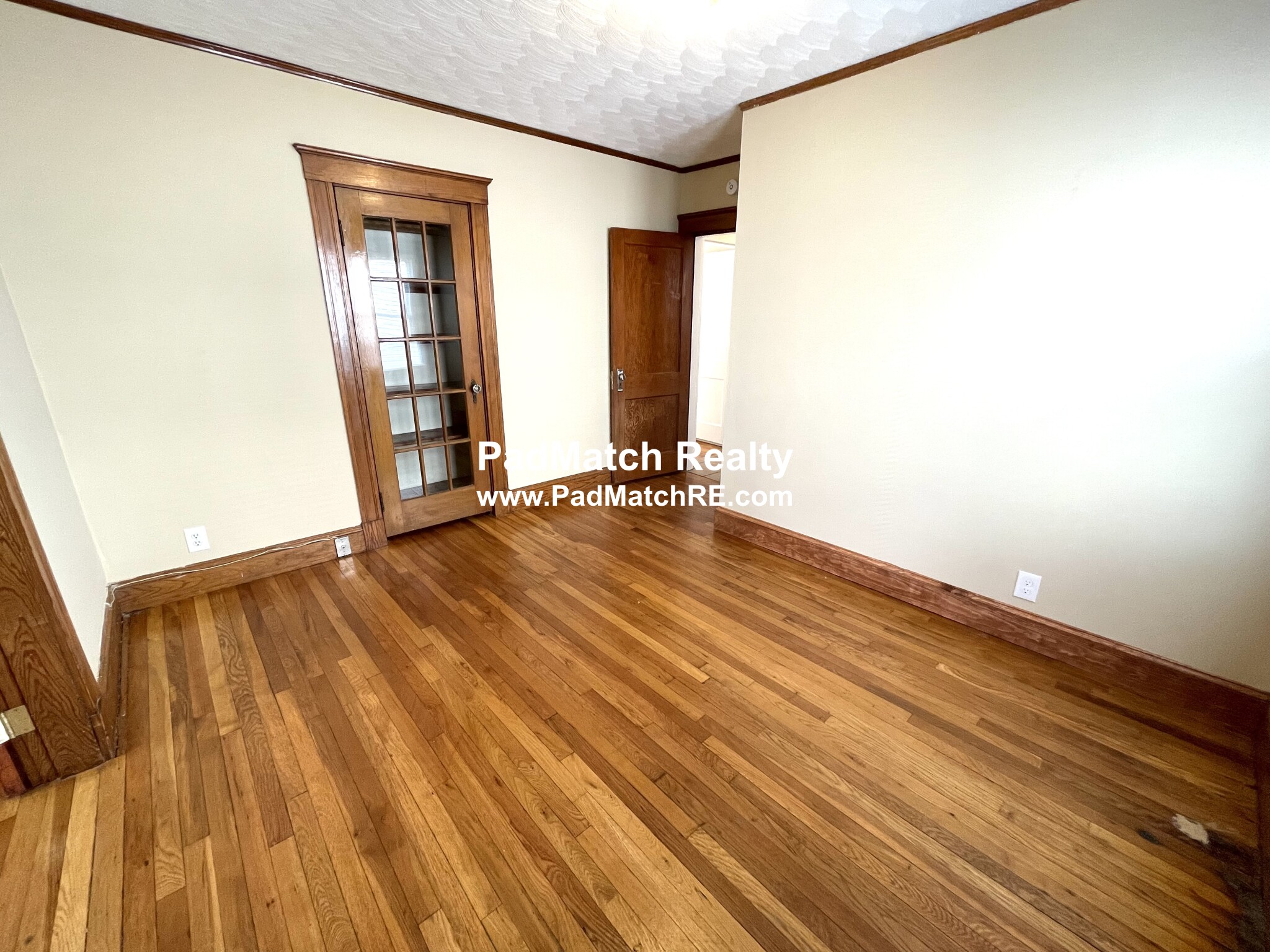 3 bed, 2 bath apartment for rent at 2319 Centre St Unit 1B, West Roxbury — photo 5 of 32