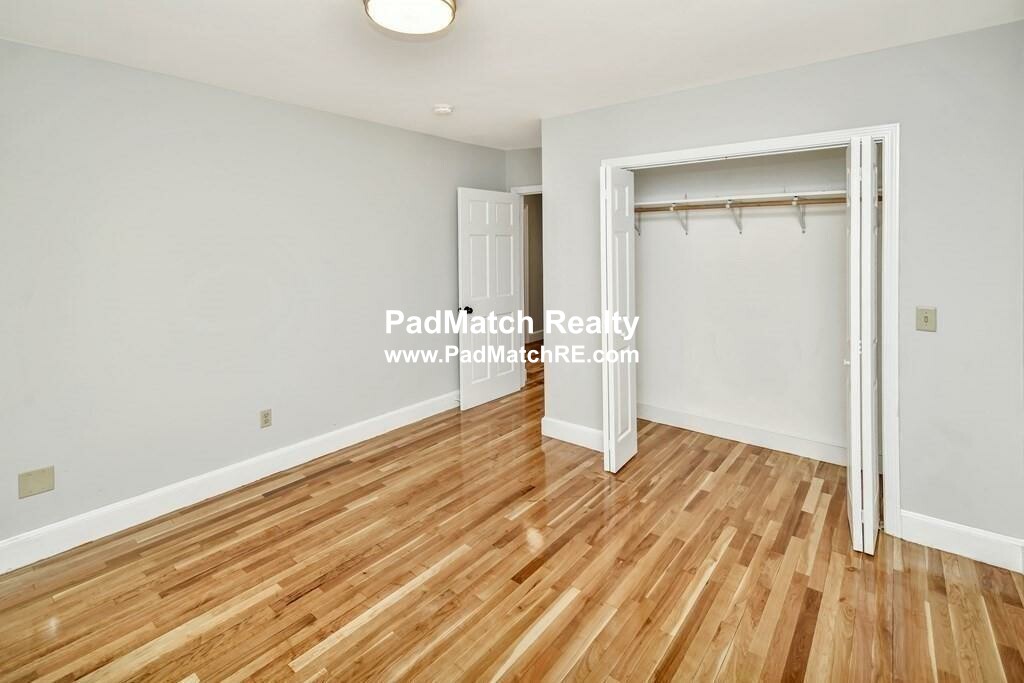 3 bed, 1 bath apartment for rent at 9 Whitman St Unit 1, Dorchester — photo 4 of 7