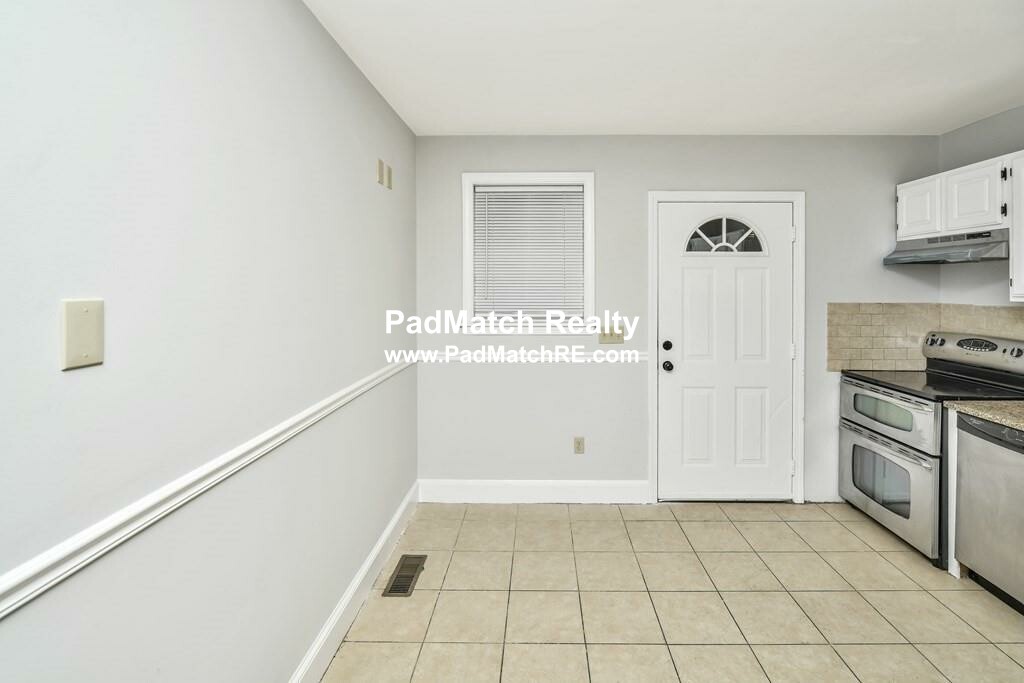 3 bed, 1 bath apartment for rent at 9 Whitman St Unit 1, Dorchester — photo 2 of 7