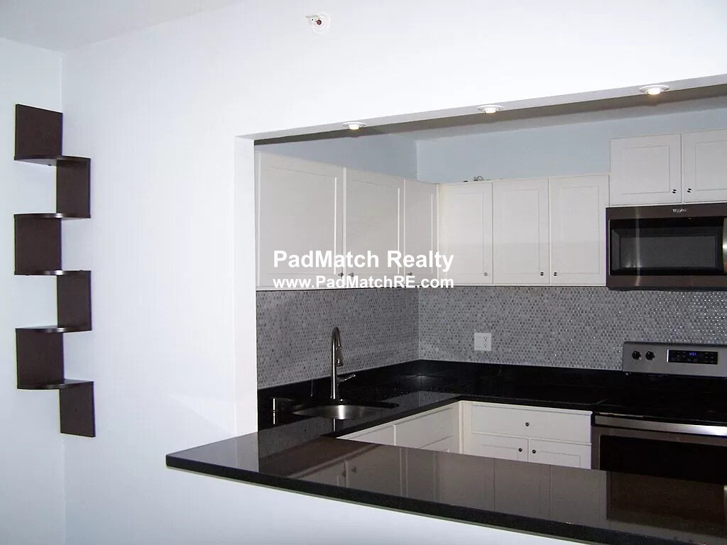 2 bed, 1 bath apartment for rent at 32 Whites Ave Unit 8806, Watertown — photo 4 of 16