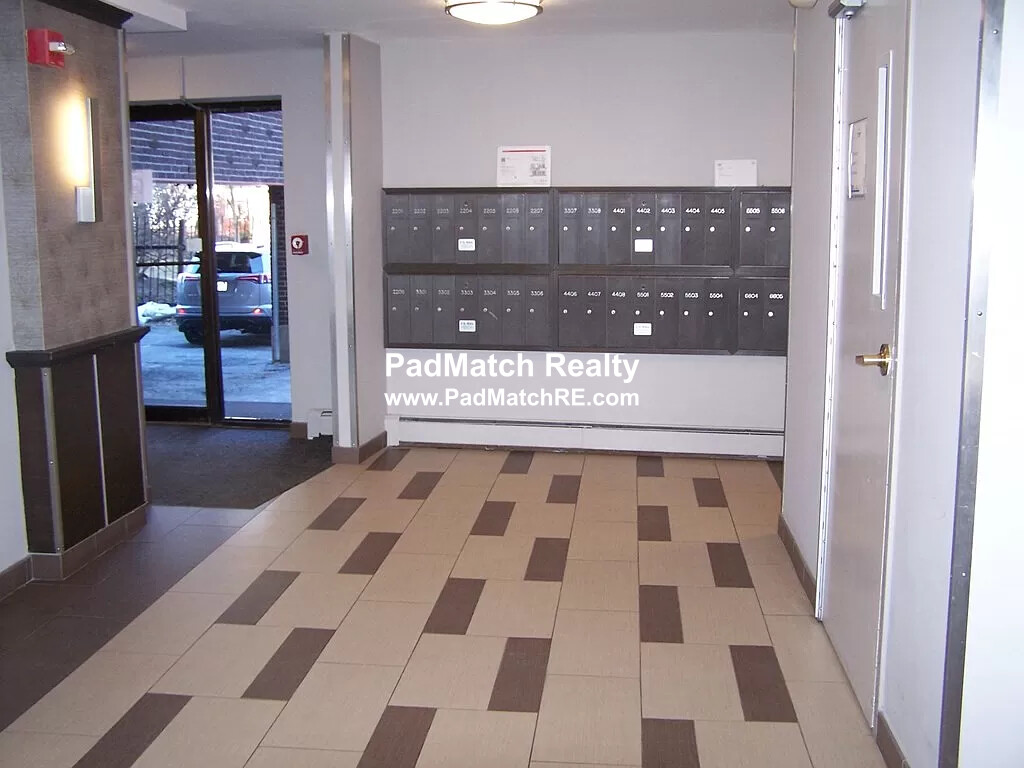 2 bed, 1 bath apartment for rent at 32 Whites Ave Unit 8806, Watertown — photo 11 of 16