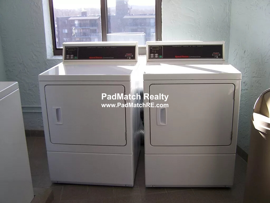 2 bed, 1 bath apartment for rent at 32 Whites Ave Unit 8806, Watertown — photo 12 of 16
