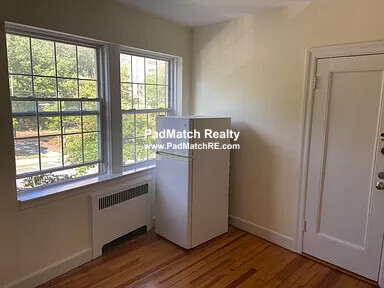 24 Fairbanks St, Washington Square