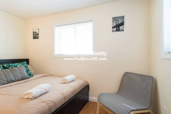 35 Oxford Cir, Cushing Square