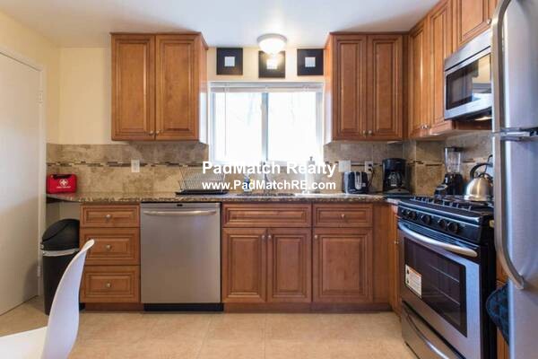 35 Oxford Cir, Cushing Square