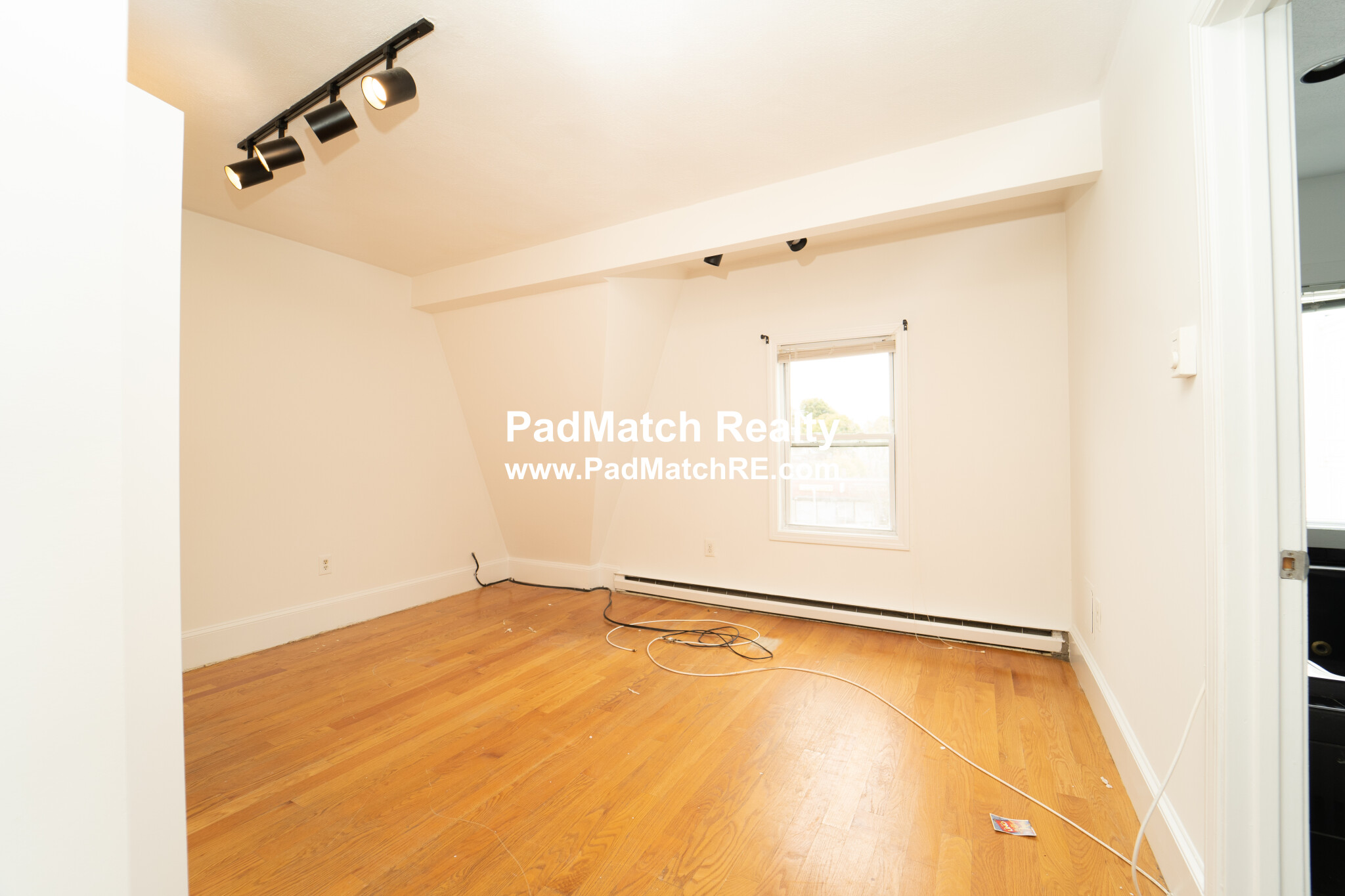 6 Bowdoin Park, Dorchester