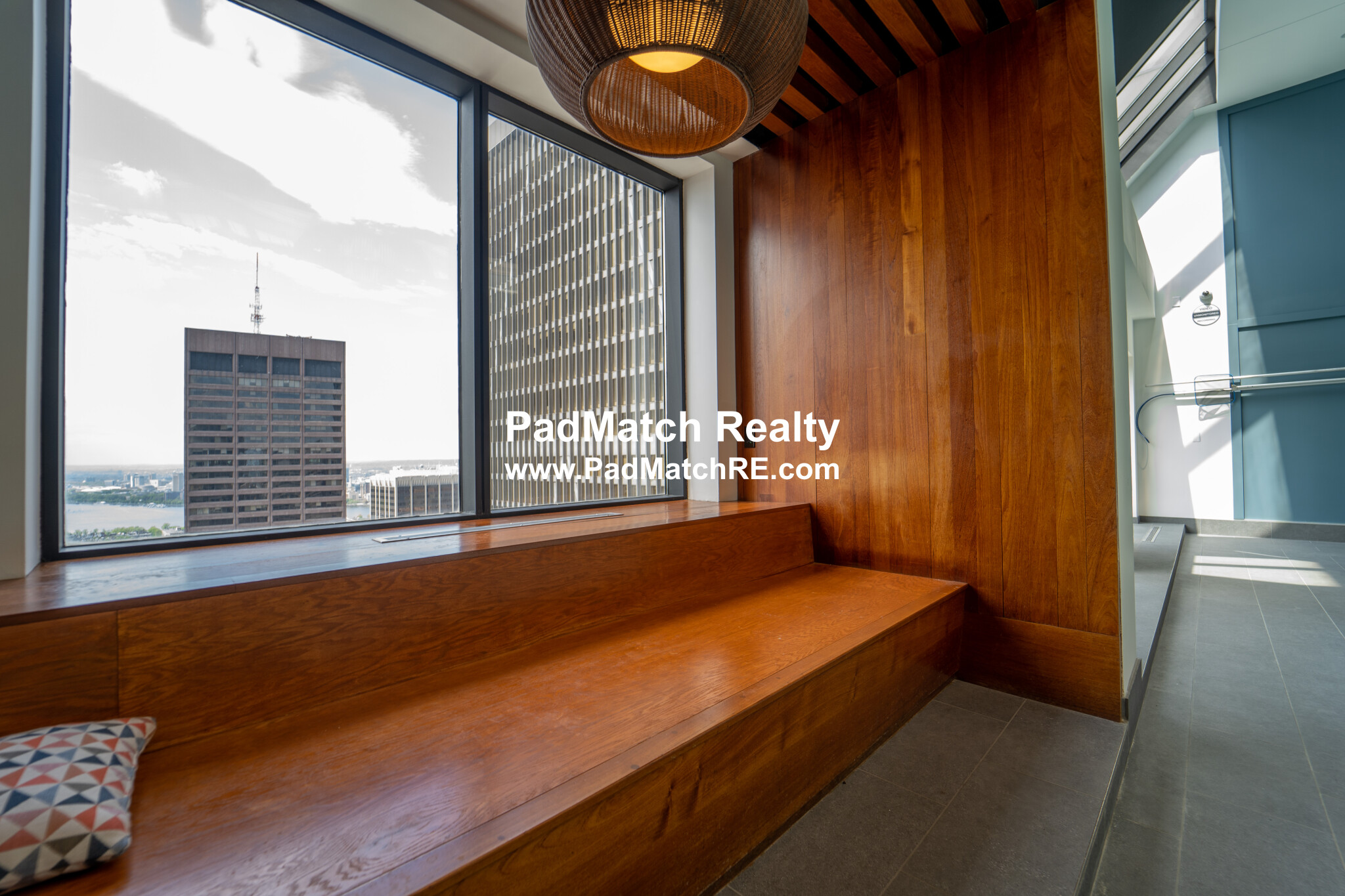 1 Devonshire Pl, Midtown