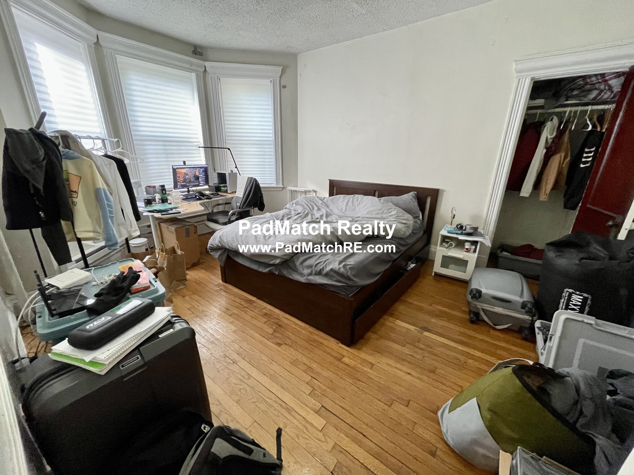 https://ygl-photos.s3.us-west-004.backblazeb2.com/8055W628657bd262e1.jpg