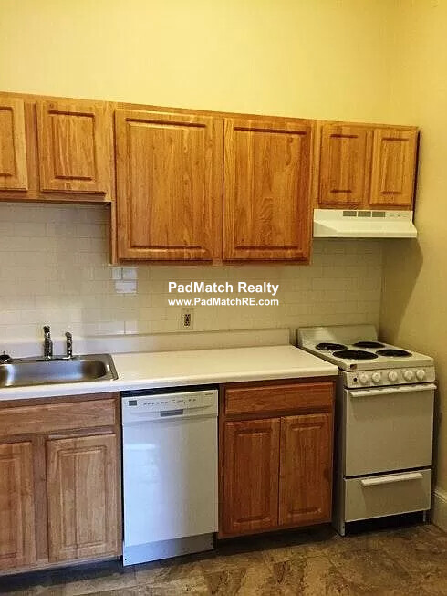 471 Commonwealth Ave, Fenway