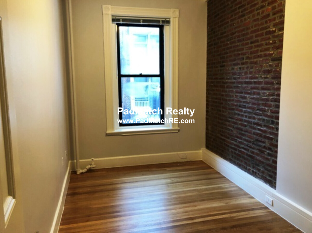 174 Newbury St, Back Bay