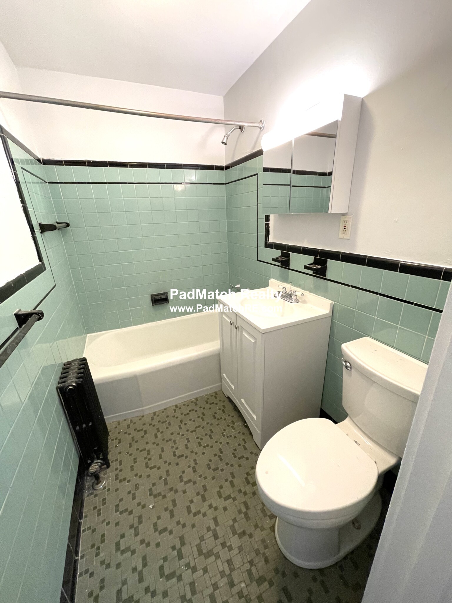 470 Beacon St, Fenway