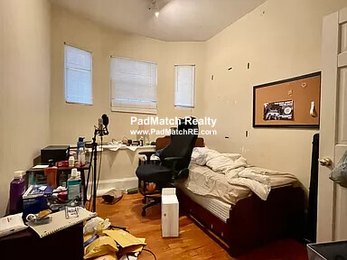 186 Naples Rd, Coolidge Corner