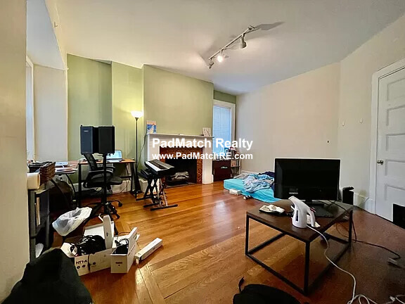 186 Naples Rd, Coolidge Corner