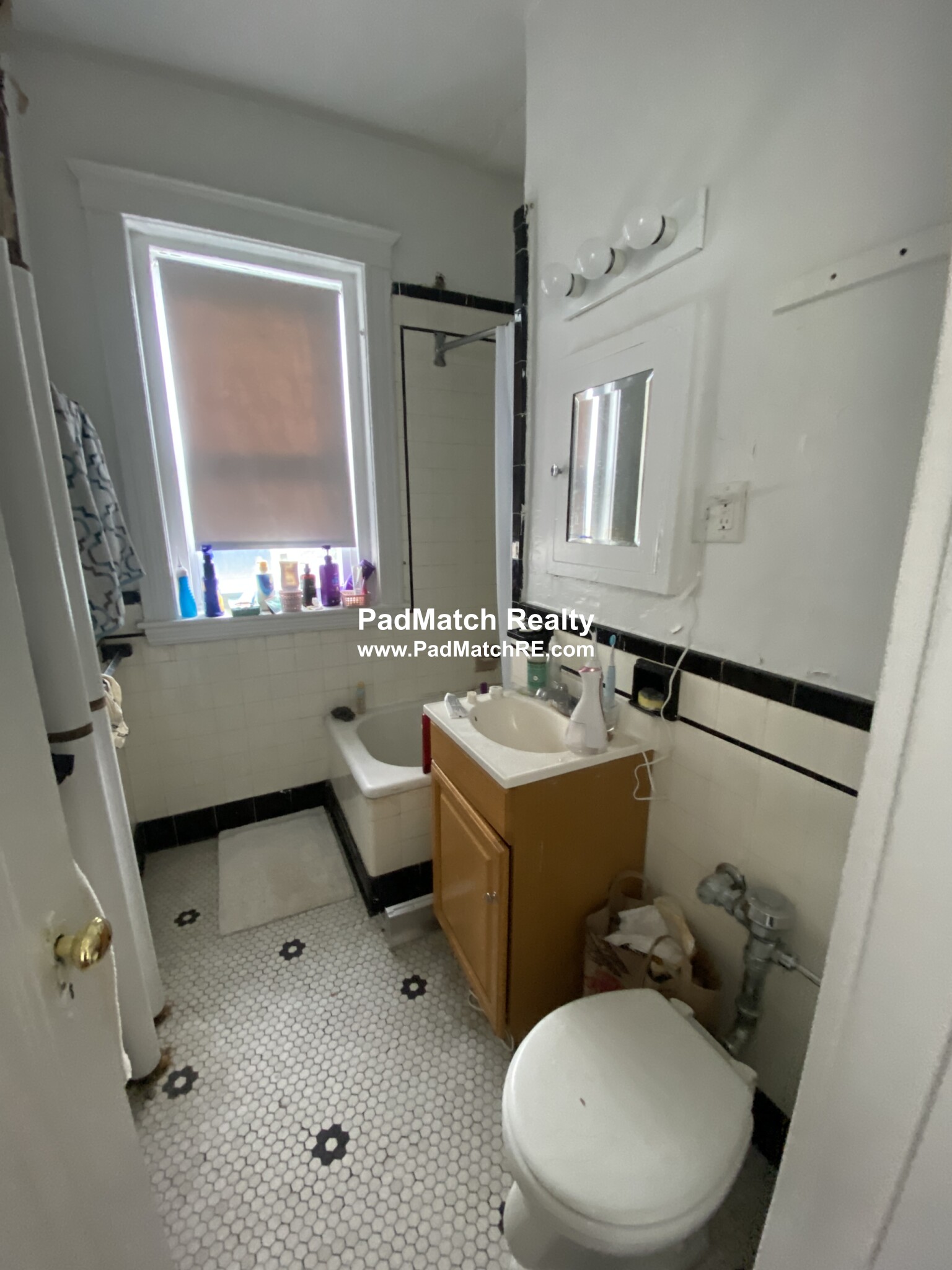 1810 Commonwealth Ave, Brighton