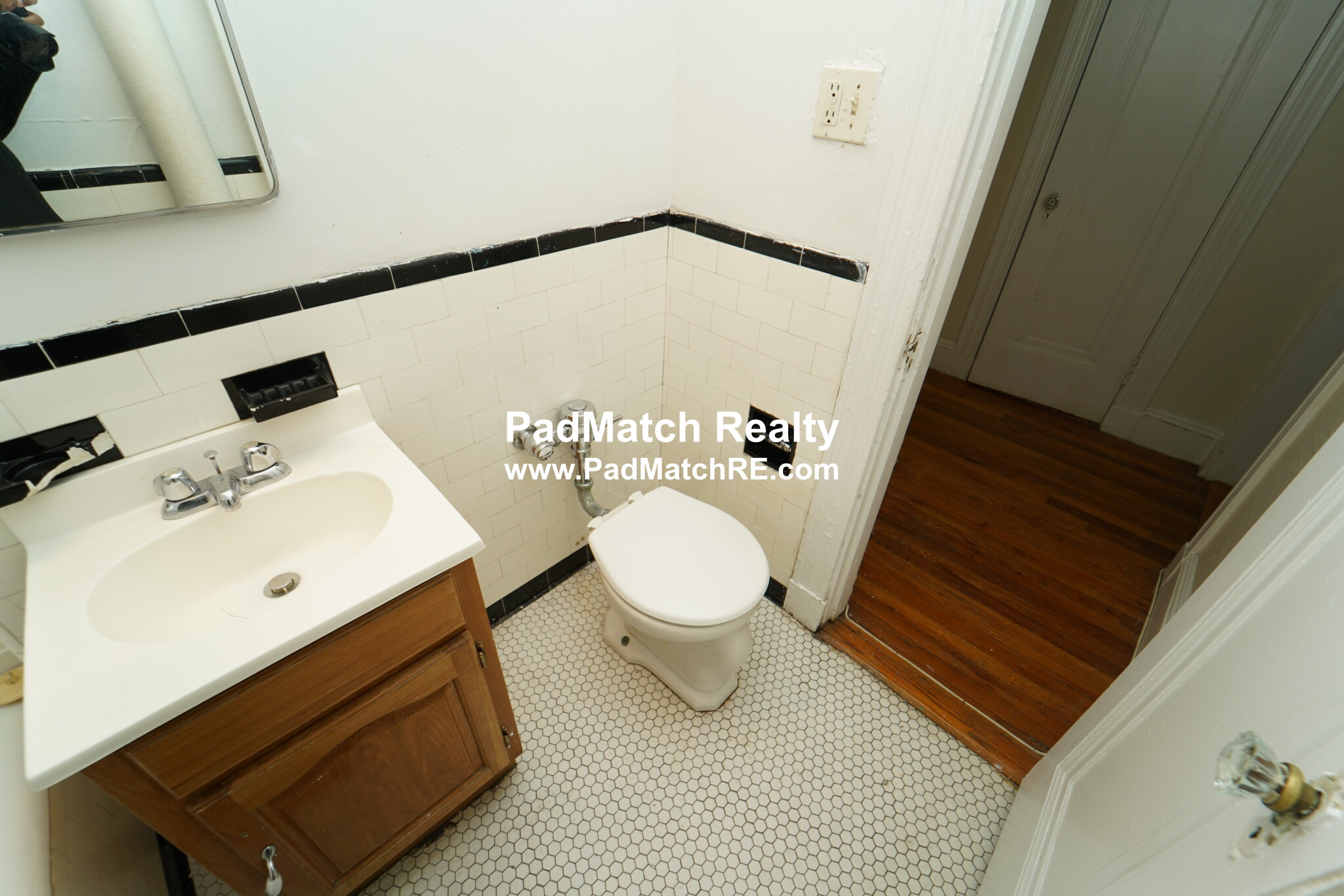 1687 Commonwealth Ave, Brighton