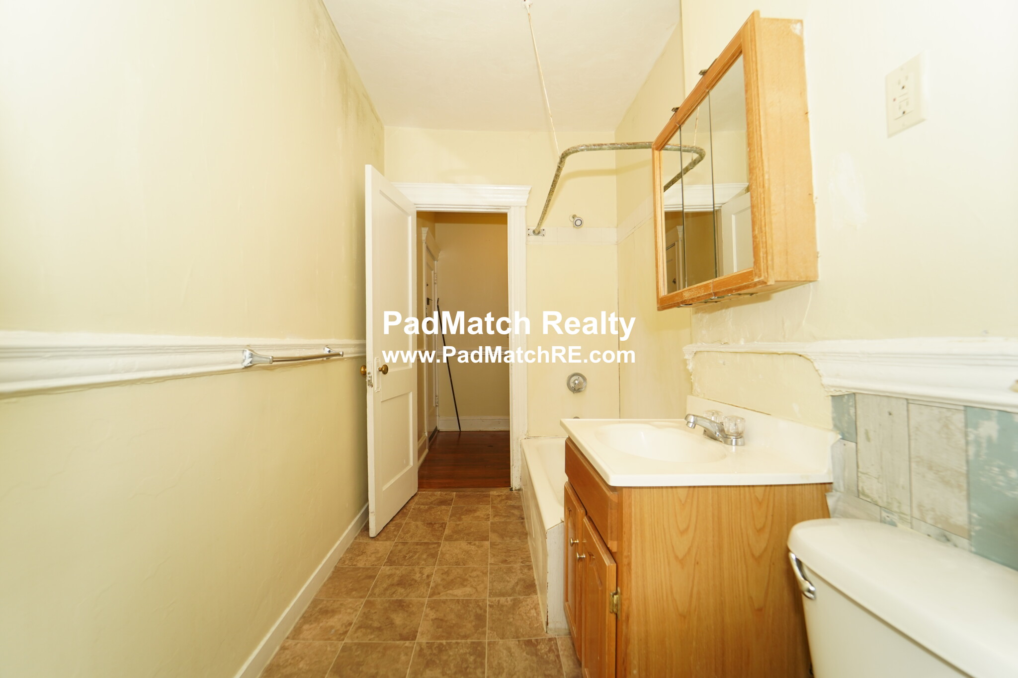 368 Riverway, Mission Hill