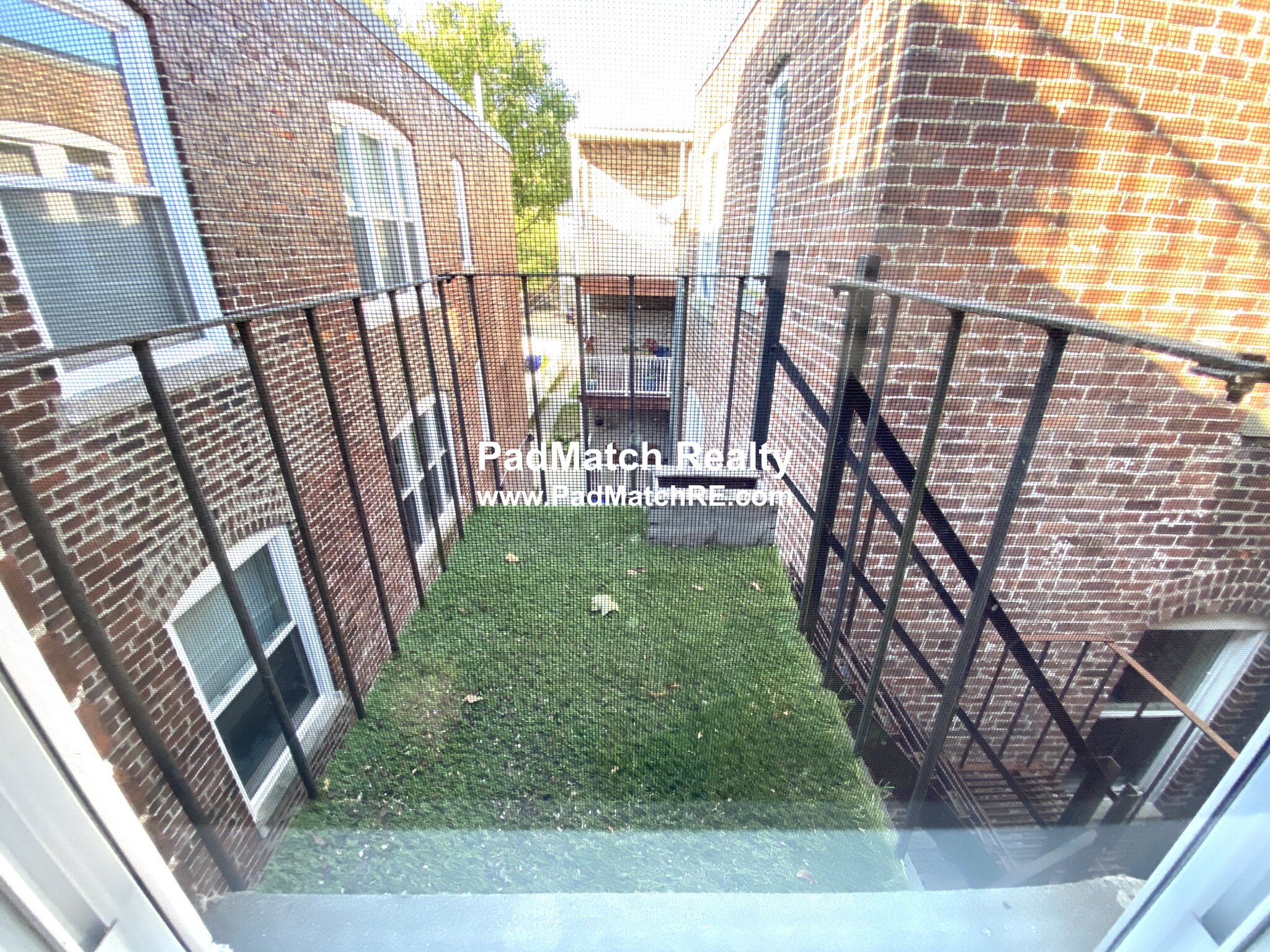 1822 Beacon St, Washington Square