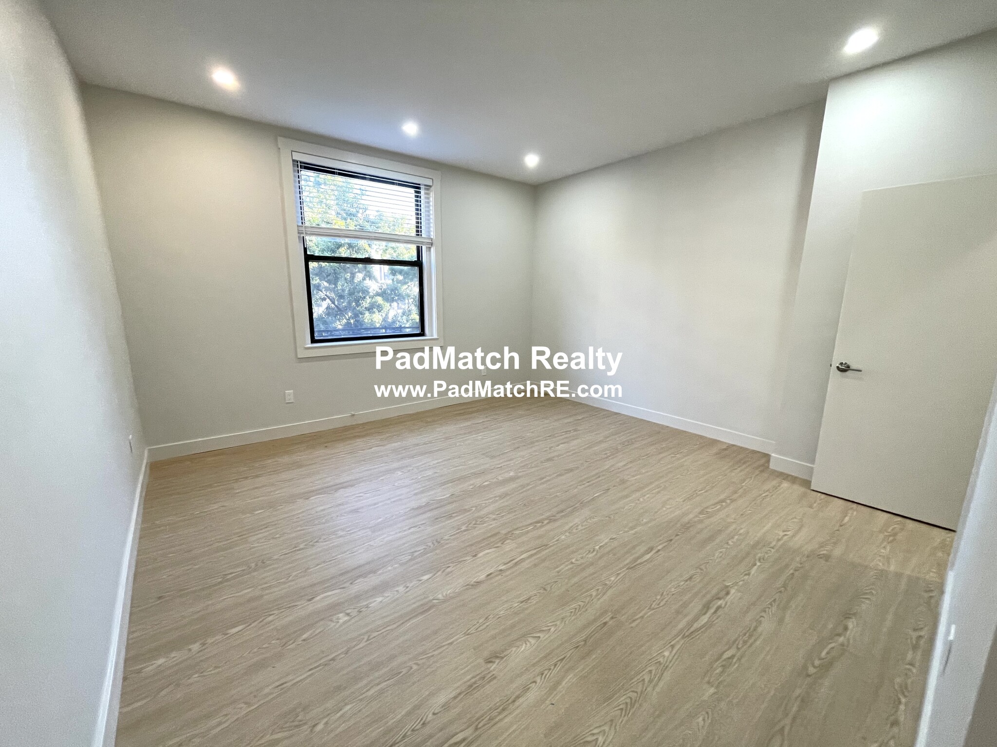 47 Bay State Rd, Fenway