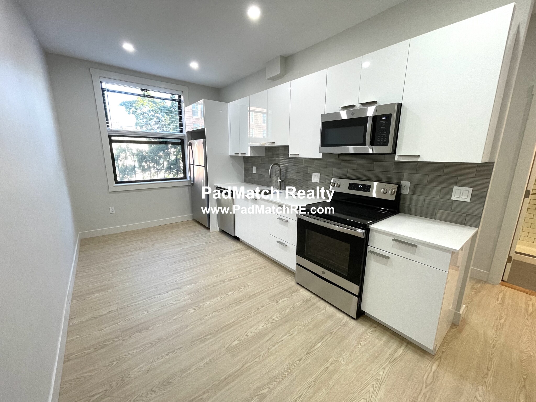 47 Bay State Rd, Fenway