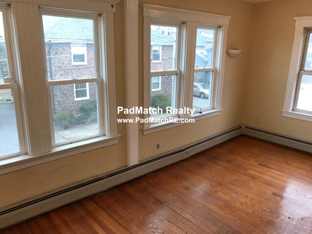 14 Lyons Ct, Watertown