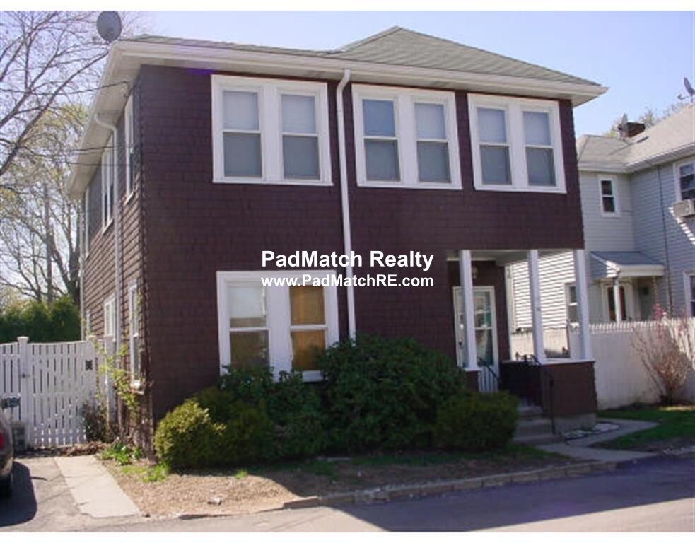 14 Lyons Ct, Watertown