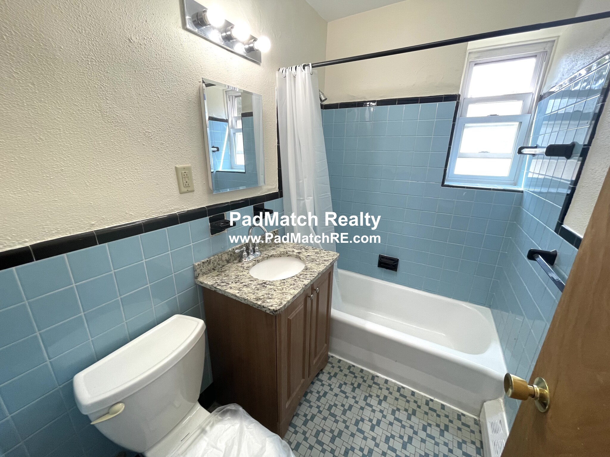 53 Parkman St, Longwood