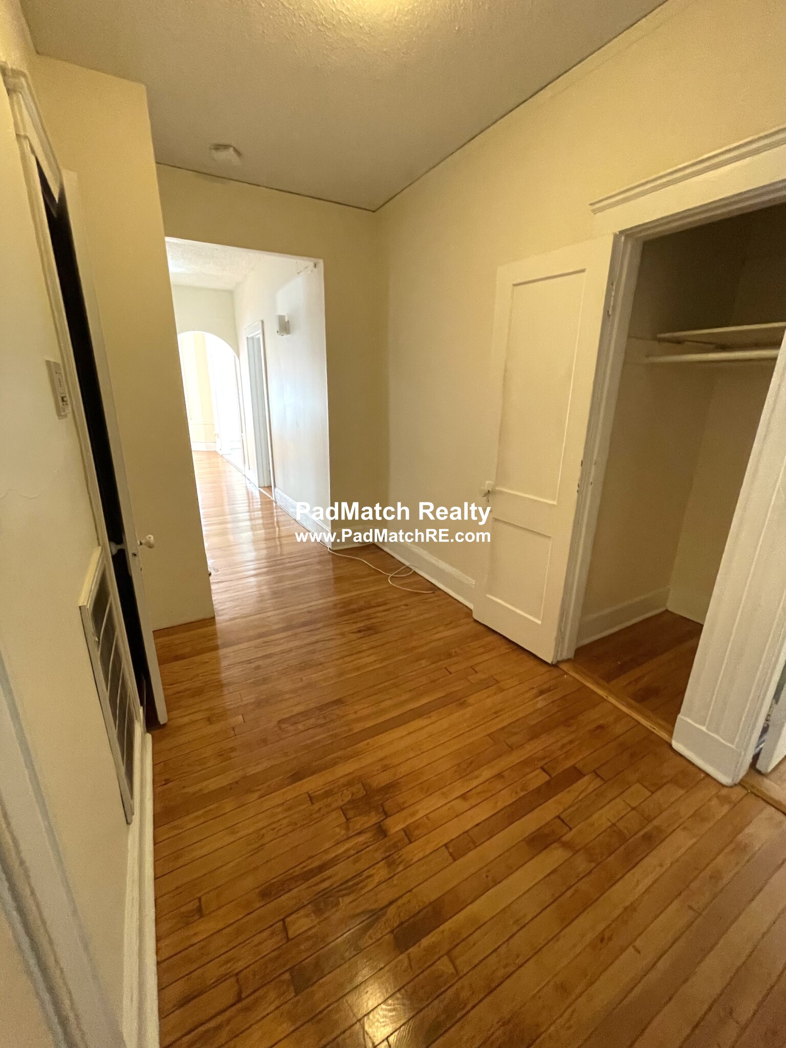 24 Hamilton Rd, Longwood