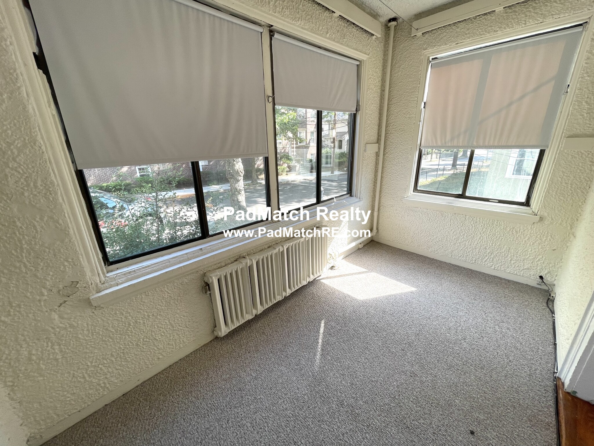 24 Hamilton Rd, Longwood