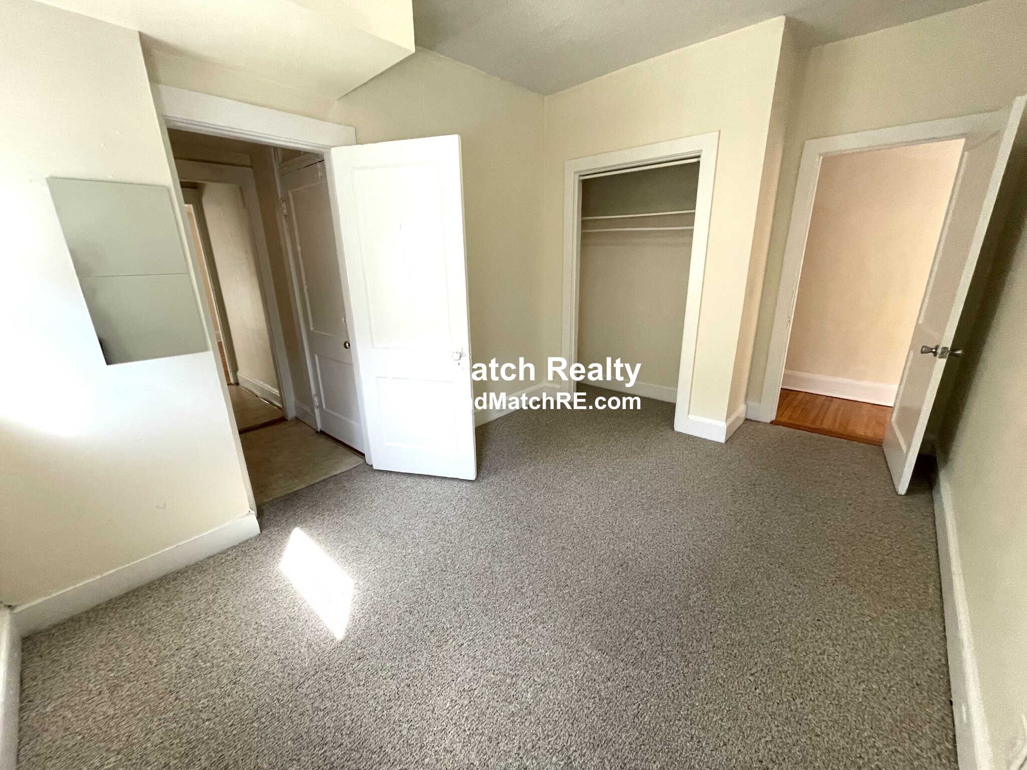 24 Hamilton Rd, Longwood