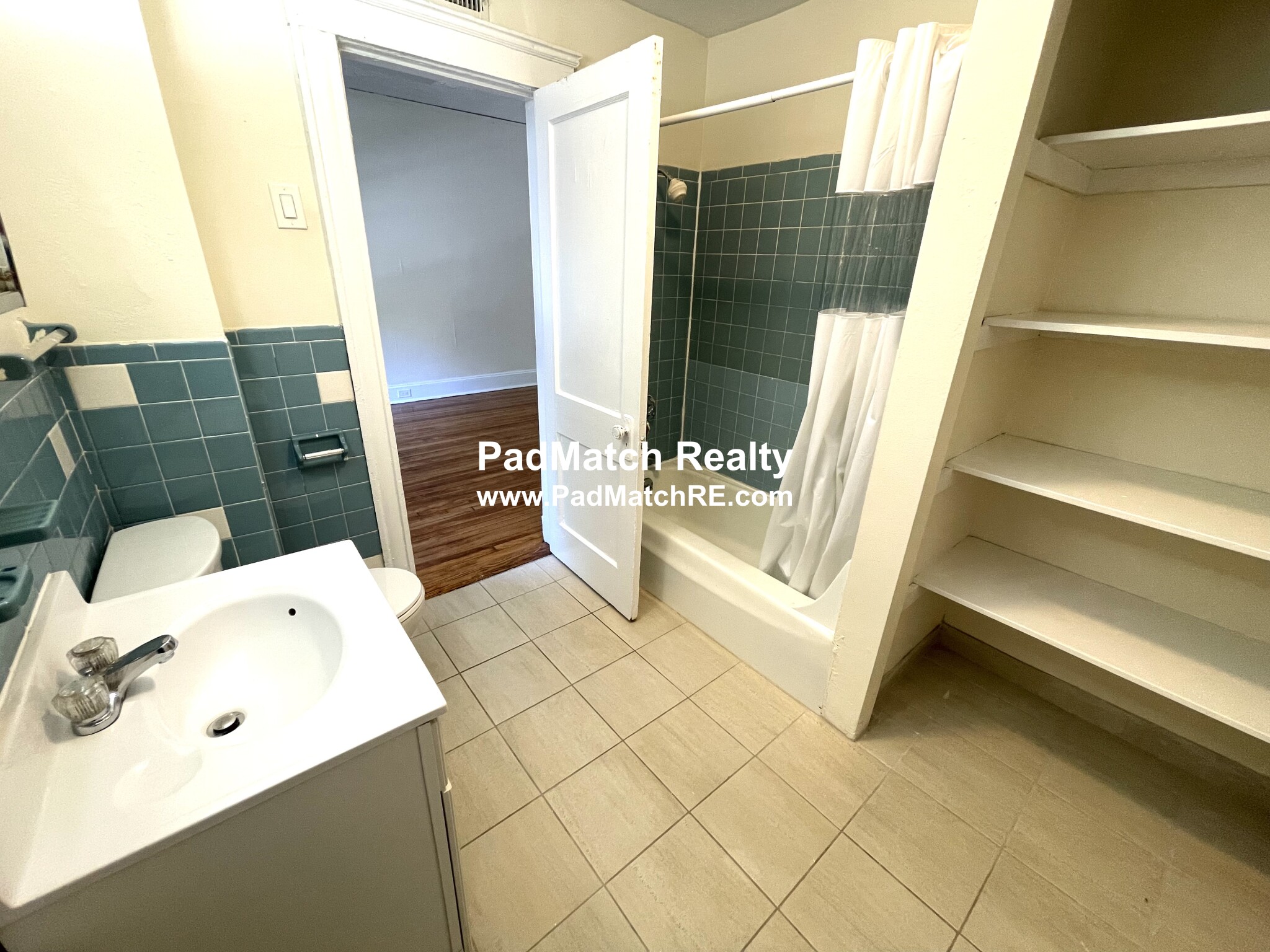 24 Hamilton Rd, Longwood