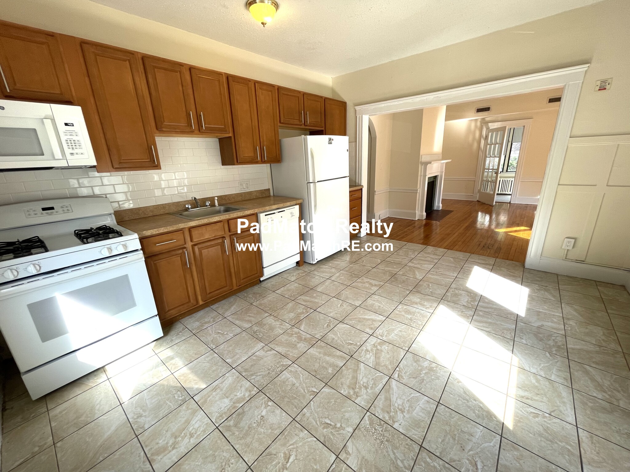 24 Hamilton Rd, Longwood