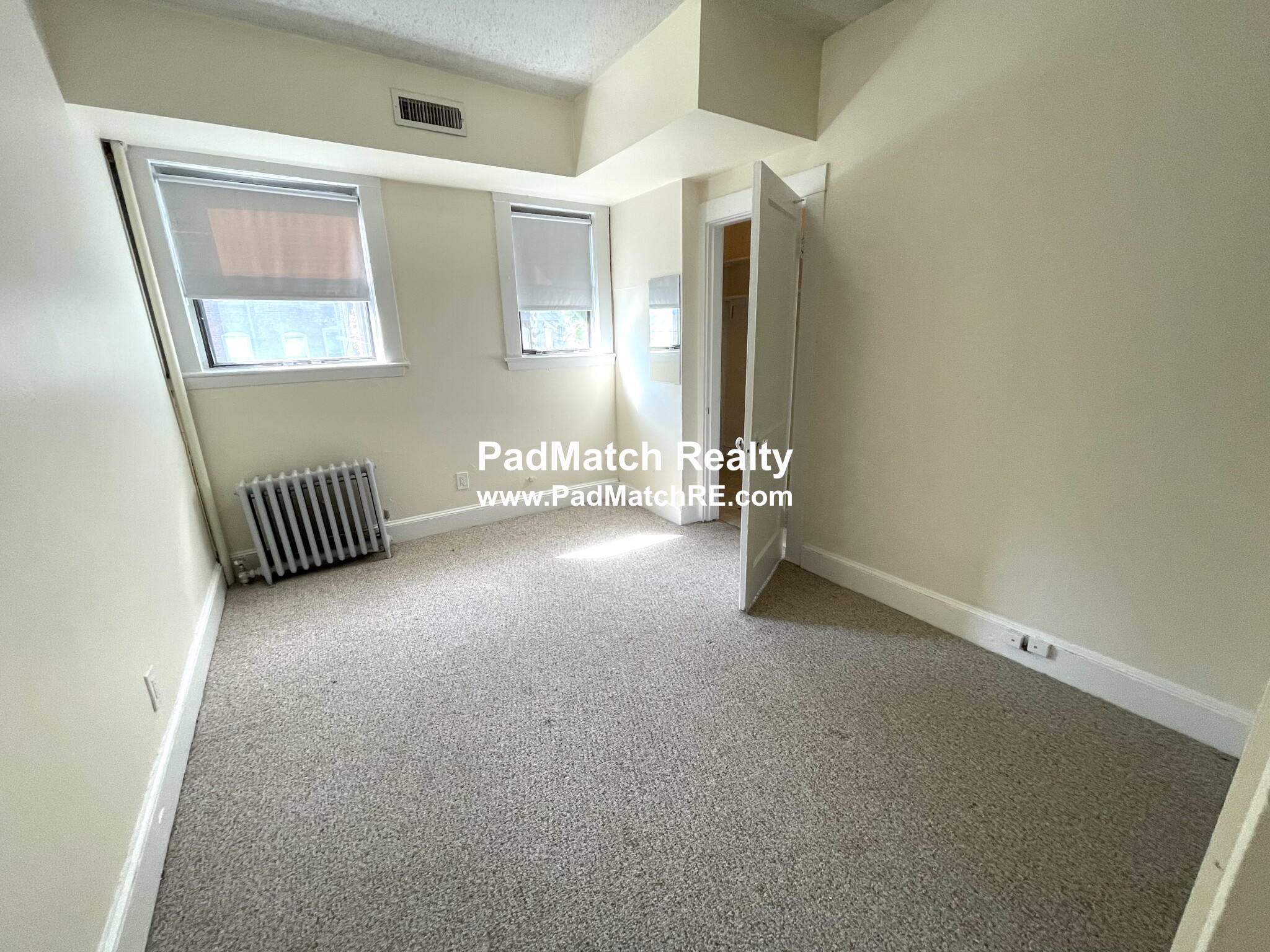 24 Hamilton Rd, Longwood