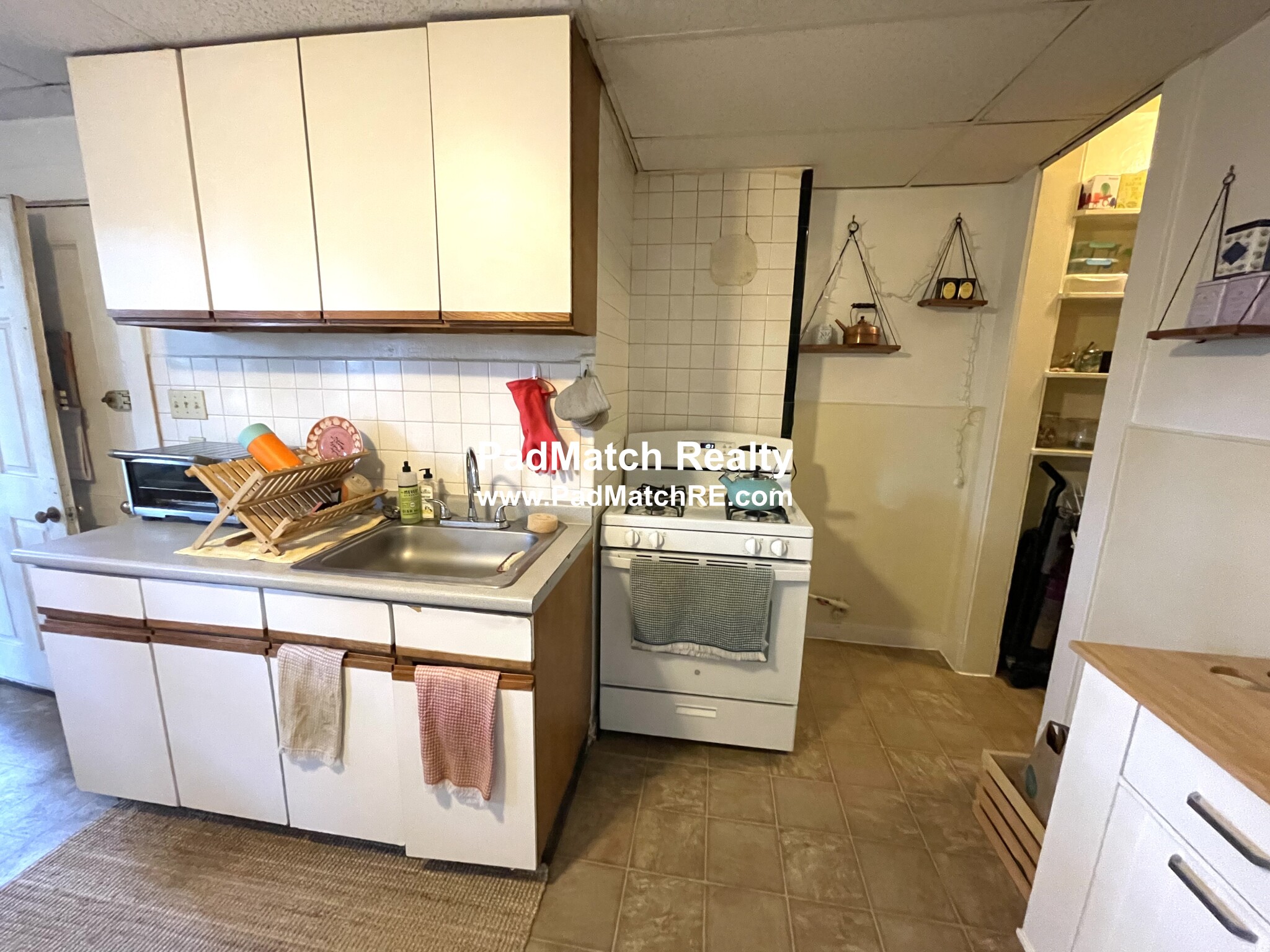 33 Lourdes Ave, Jamaica Plain