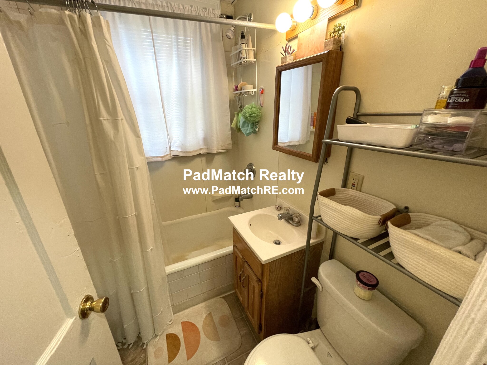 33 Lourdes Ave, Jamaica Plain