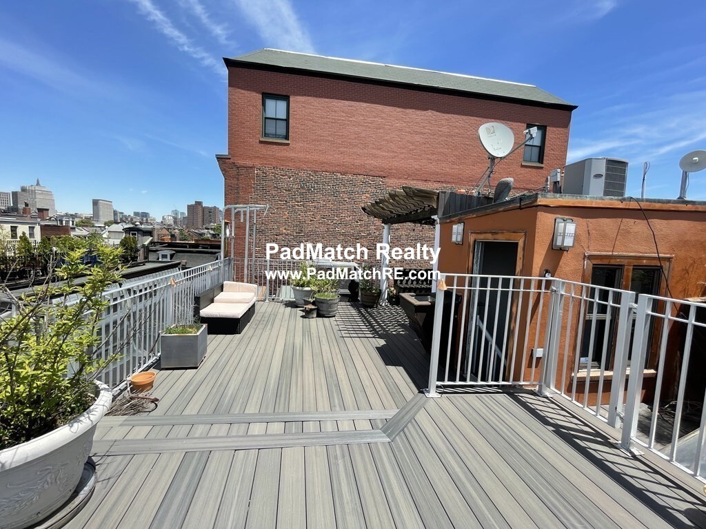 13 Worcester Sq, South End