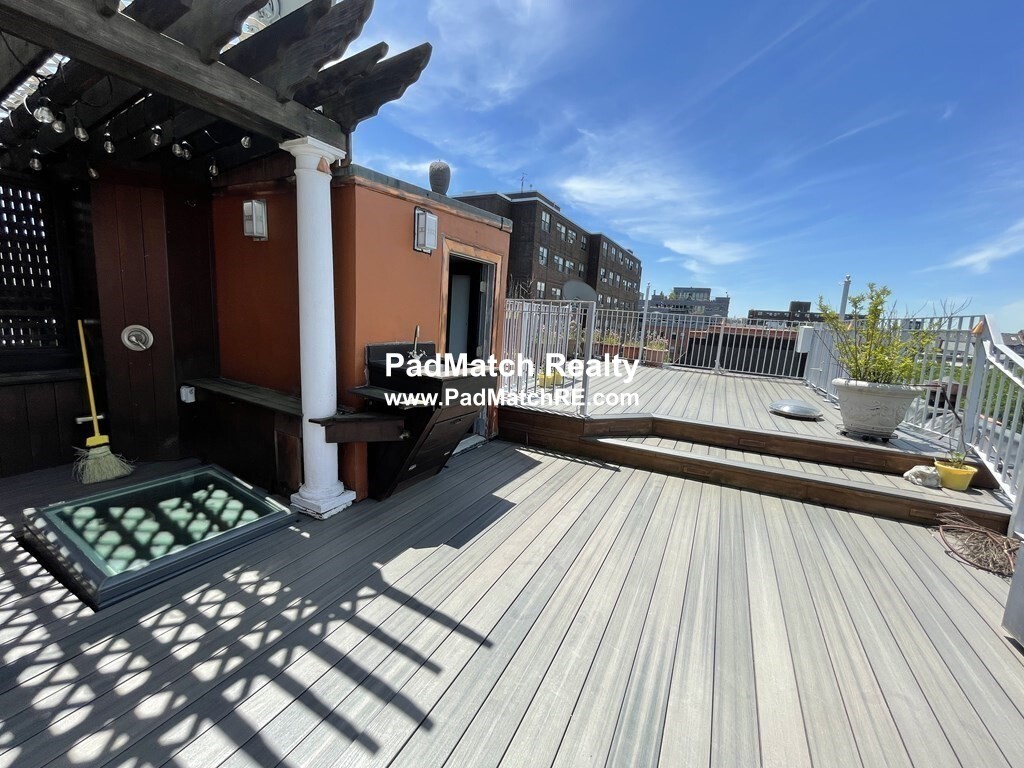 13 Worcester Sq, South End