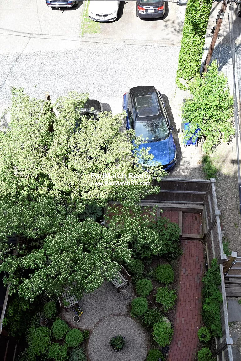 17 Holyoke St, South End