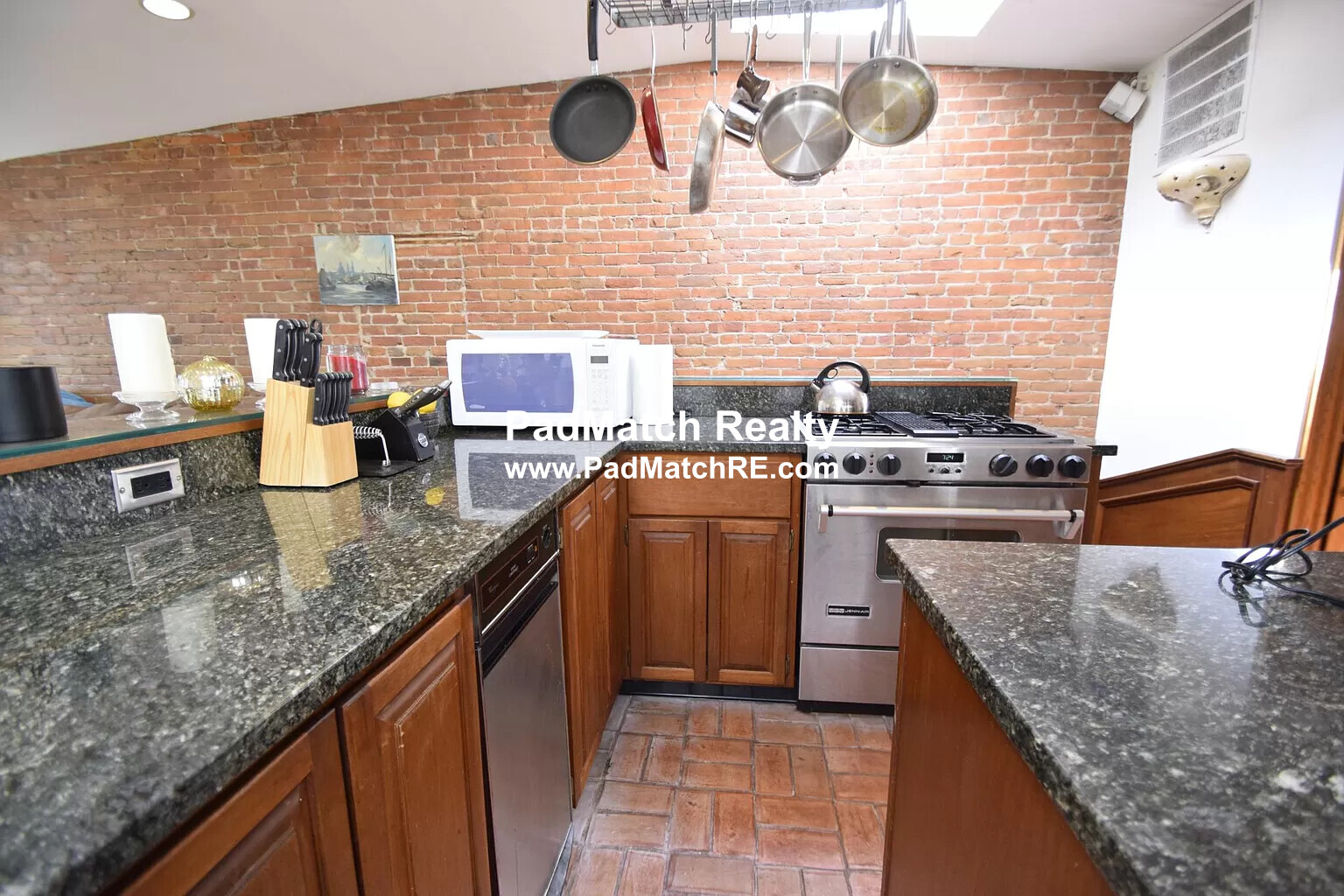 17 Holyoke St, South End