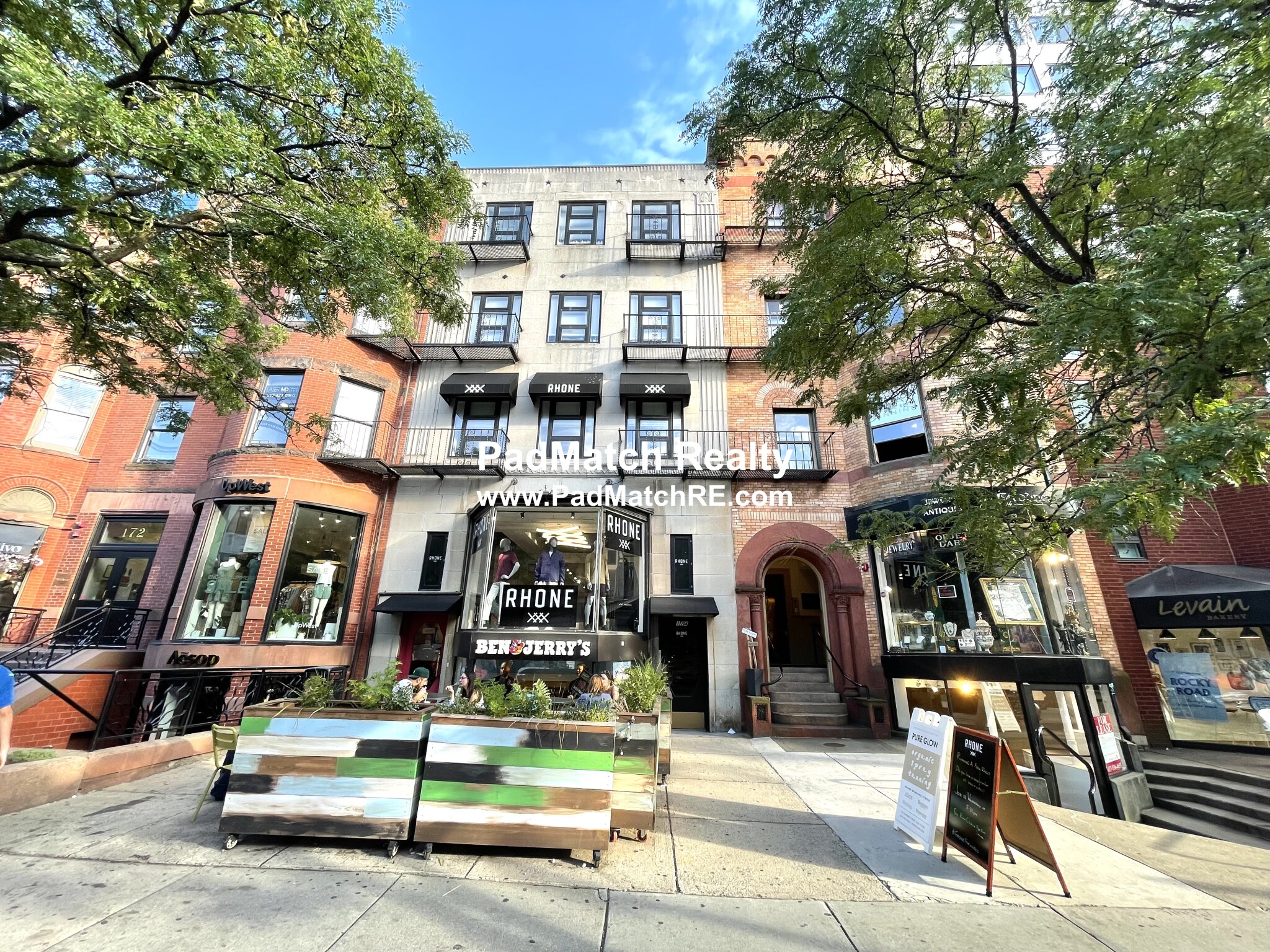174 Newbury St, Back Bay