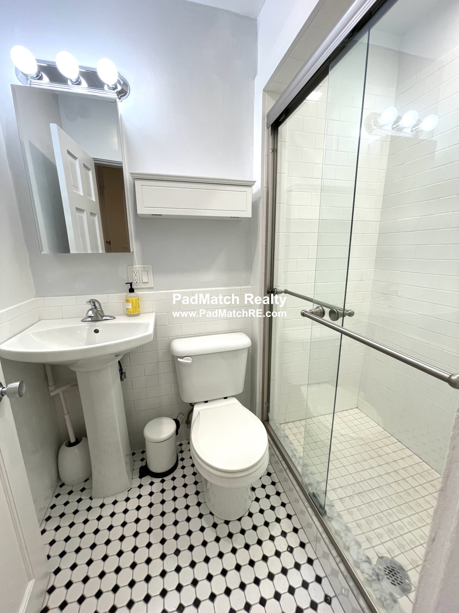 174 Newbury St, Back Bay